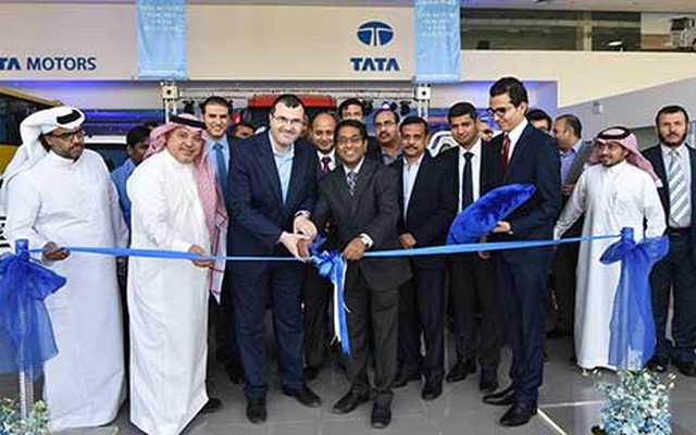 タタがサウジアラビアの首都のリヤドに開業した旗艦店とサービス施設