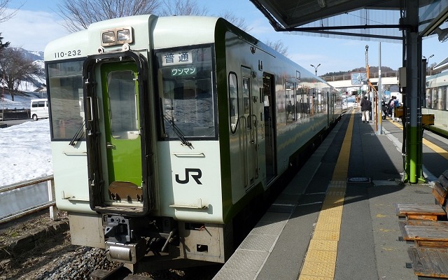 JR東日本と北越急行は飯山線とほくほく線のフォトコンテストを実施する。写真はJR飯山線。