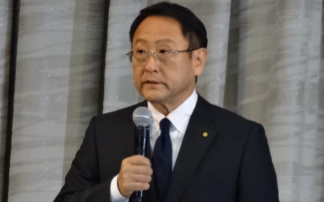 常務役員の逮捕について会見を開いたトヨタ自動車 豊田章男社長（19日）
