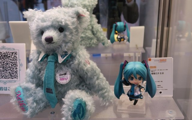 「シュタイフ」とコラボレーションした初音ミク