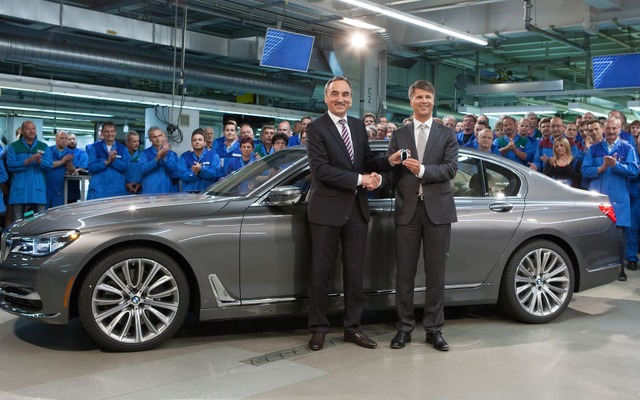 BMWのドイツ・ディンゴルフィング工場において生産が開始された新型7シリーズ