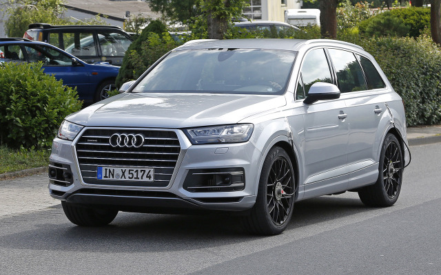 アウディSQ7 スクープ写真