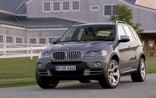 BMW、X5 新型の写真と概要を発表
