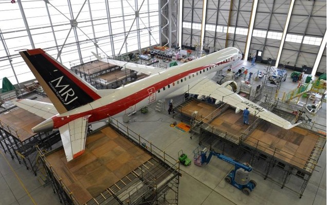MRJ飛行試験2号機で全機振動試験を実施