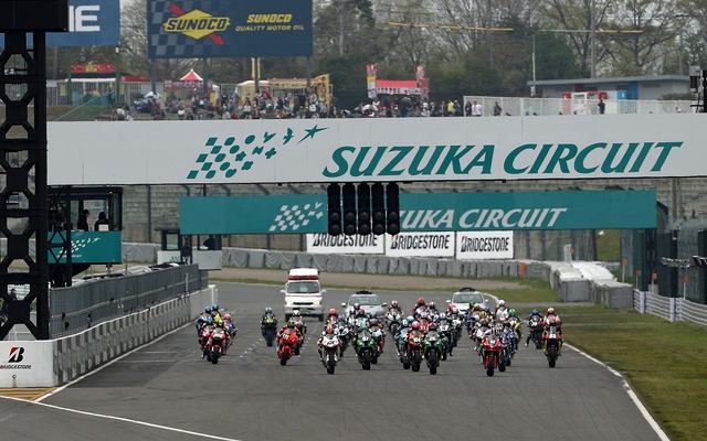 2015年鈴鹿2&4レースJSB1000クラススタートシーン