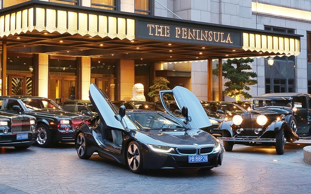 ペニンシュラ上海の送迎車両として導入されたBMW i8
