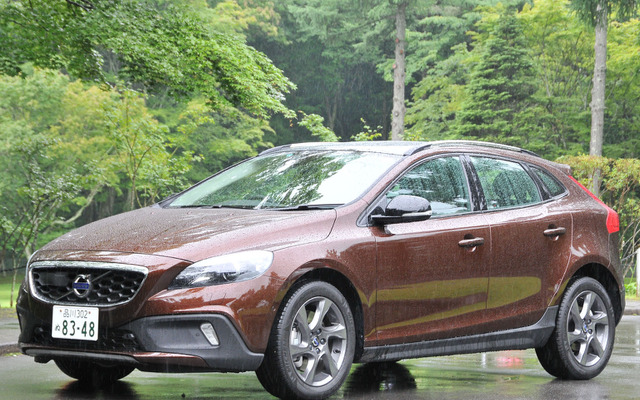 ボルボ V40クロスカントリー D4 SE