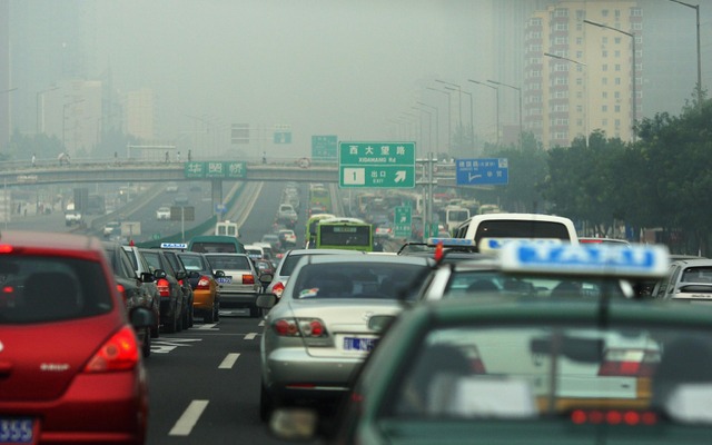 中国の渋滞と大気汚染（資料画像）