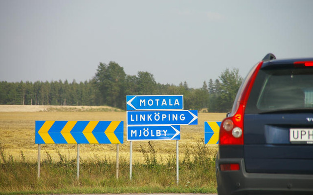 スウェーデンの道路標識　直感!!