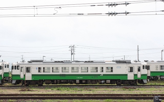 JR東日本は東北・新潟地区で運用してきたキハ40系19両をミャンマーに譲渡する。写真は引退後も小牛田運輸区に留置されている陸羽東線・石巻線のキハ40形。