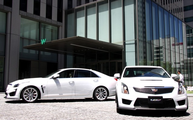 キャデラック CTS-V（左）とATS-V（右）