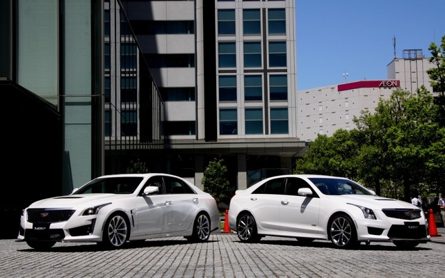 キャデラック CTS-V（左）、ATS-V（右）