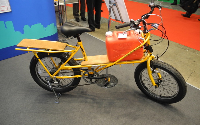 ユアサ商事が販売する自転車「リキシャタンク」