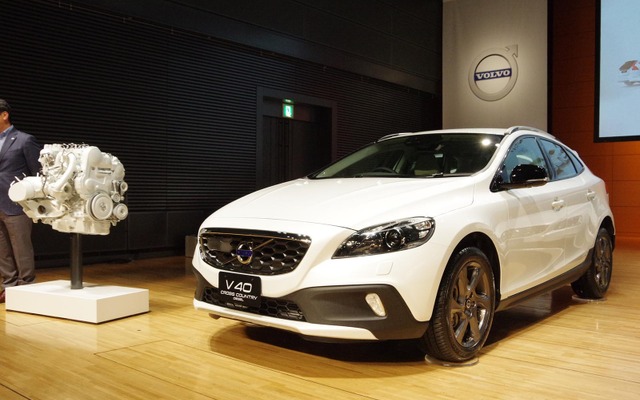 ボルボ V40クロスカントリー D4