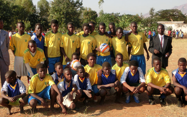 マラウイの中学生チーム