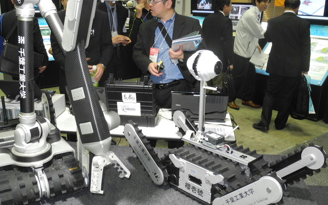 NEDOのプロジェクトで誕生したロボット。将来、このロボットに昆虫の臭覚受容体を用いた匂いセンサーが搭載されるかもしれない