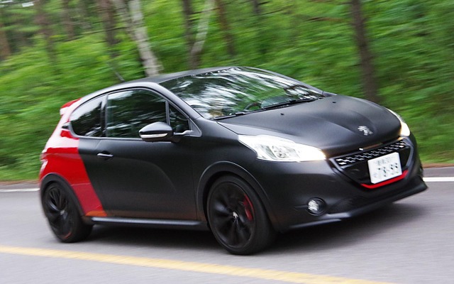 プジョー 208GTi 30thアニバーサリーエディション