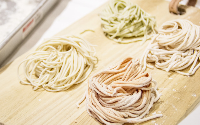 低糖質なパスタ風ヌードルを自宅で作ることを可能にした鳥越製粉の取組みも紹介されていた