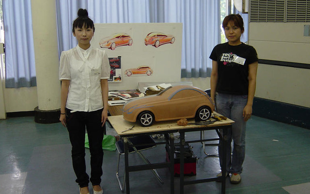 クレイモデルエキシビジョン2006…女性も参加