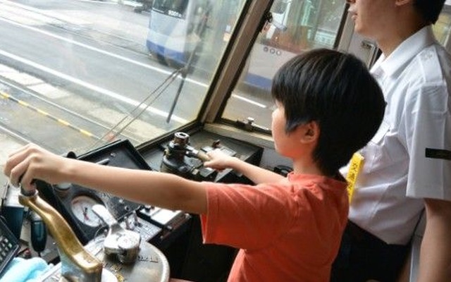 体験運転の様子。8月は8回開催されるが、このうち計3日は「MOMO2」が使われる。