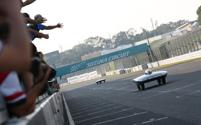 FIA ALTERNATIVE ENERGIES CUP ソーラーカーレース鈴鹿2015