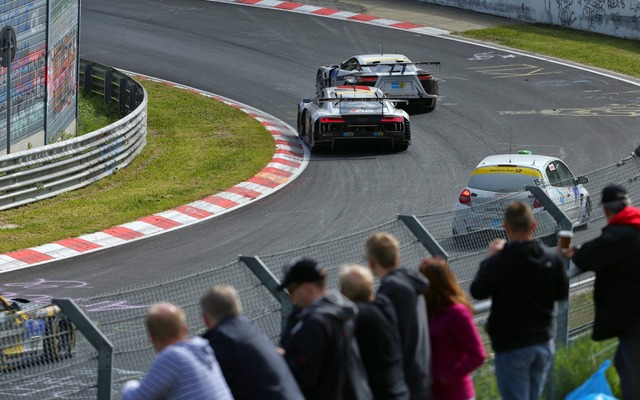 ニュルブルクリンク24時間レース 2015