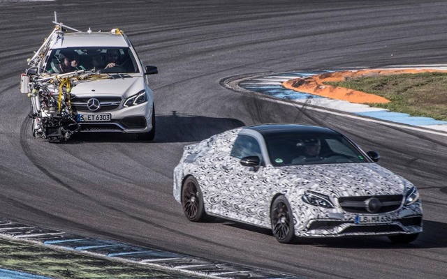 メルセデス AMG Cクラスクーペの開発プロトタイプ車