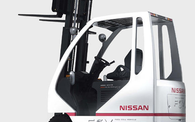 物流総合展06　日産が燃料電池フォークリフト出品