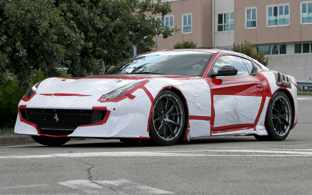 フェラーリ F12 GTO スクープ写真