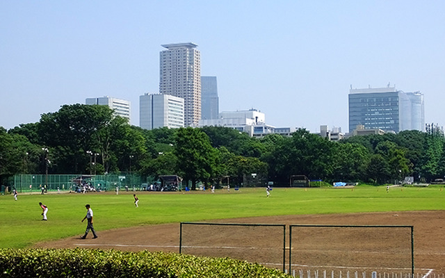 グループやチームでスポーツを楽しんだ後、ドリンクやフードをスマホで注文するというスタイルが普及するか!?