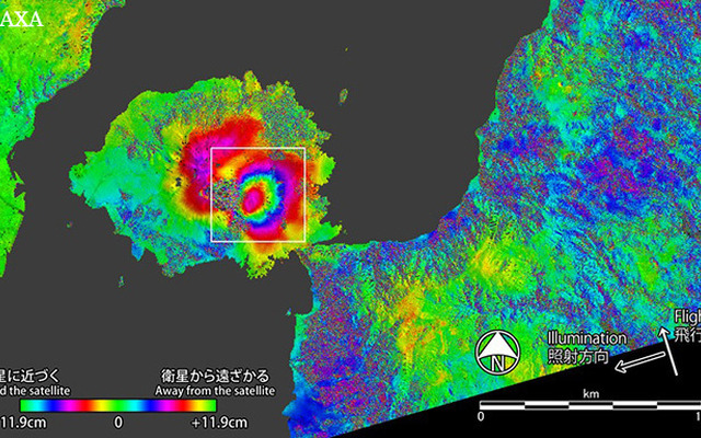 「だいち2号」による桜島の干渉SAR解析の画像（JAXA解析）