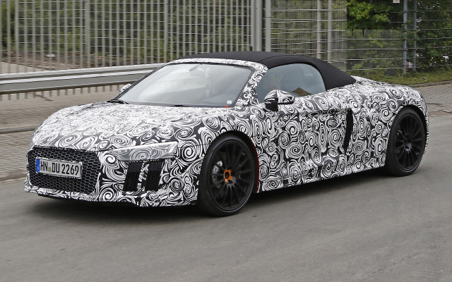 アウディ R8スパイダー スクープ写真