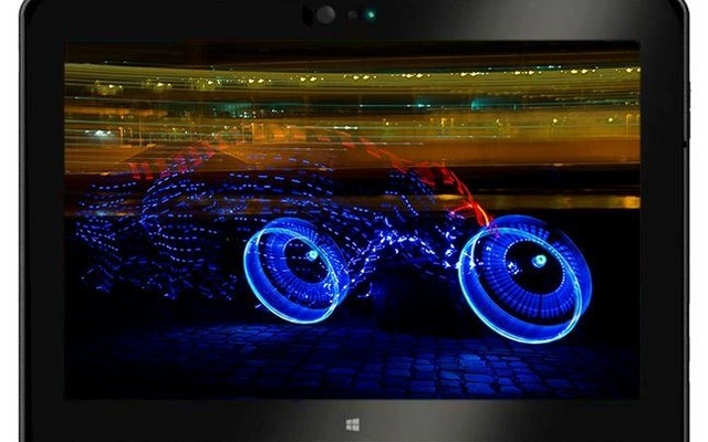 Windows 10を搭載する10.1型タブレット「ThinkPad 10」。発売は9月下旬