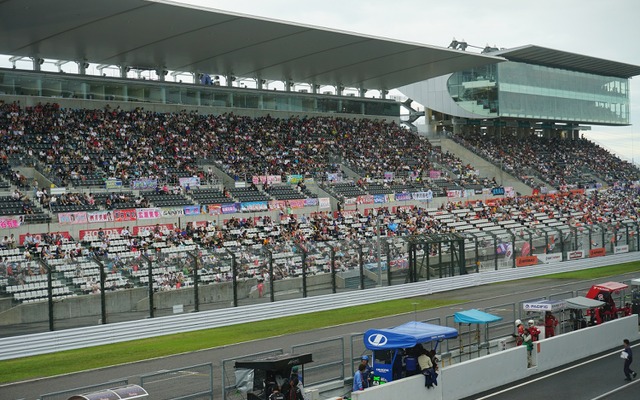 【SUPER GT 第5戦】雨の鈴鹿1000km、決勝の観客数は3万4000人