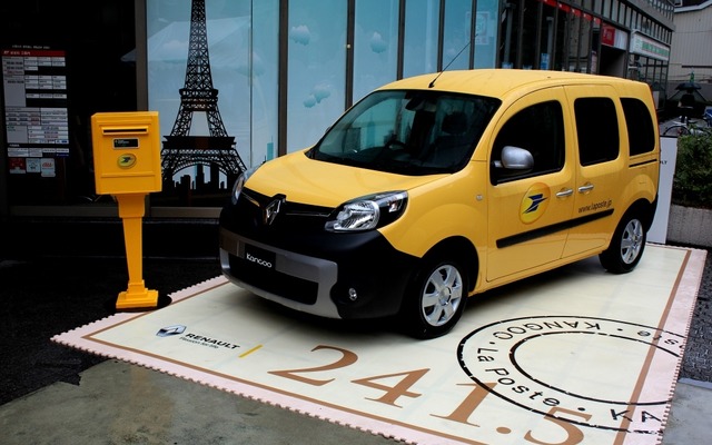 ルノー カングー ラ・ポスト（サイド及びリアのLA POSTEマークは展示車のみの仕様）