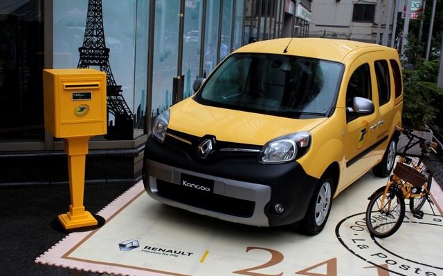 ルノー カングー ラ・ポスト（サイド及びリアのLA POSTEマークは展示車のみの仕様）