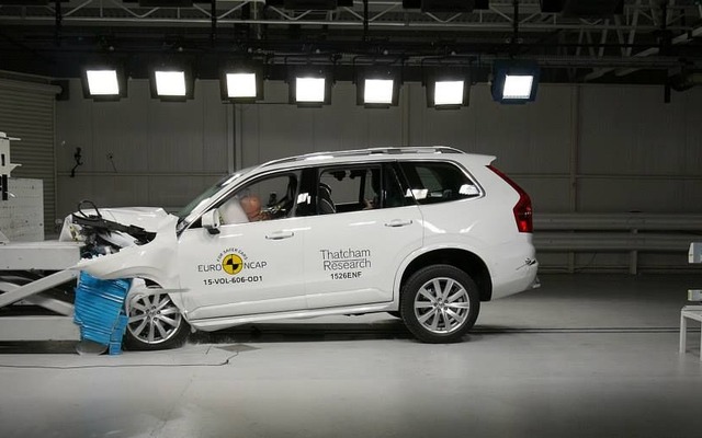 ユーロNCAPのボルボ XC90 新型の衝突テスト