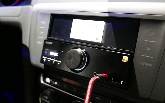 IFA 2015で発表されたハイレゾ対応ヘッドユニット「RSX-GS9」を中心とするソニーのカーオーディオシステム