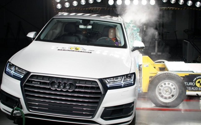 ユーロNCAPの新型アウディ Q7 の衝突テスト