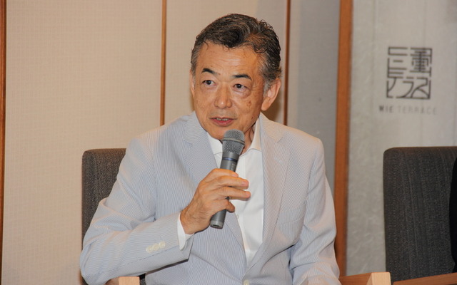 MieMu企画展プレス発表会に登場した森脇基恭氏