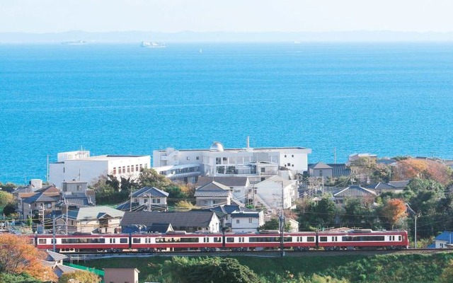 京急は12月5日にダイヤ改正を実施。平日朝ラッシュ時に上りの着席保証列車『モーニング・ウィング号』の運行を開始する。