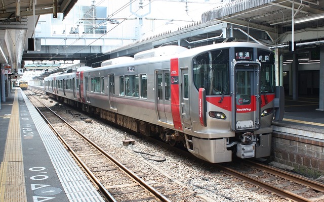 広島地区に投入された227系「Red Wing」。10月3日と12月12日に追加投入されることになった。