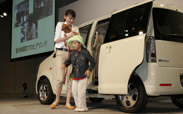【三菱 eK 新型発表】なぜ、スライドドアが片側だけなのか