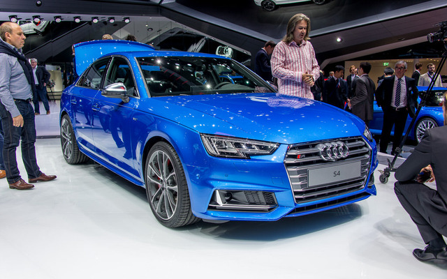 アウディ S4 新型（フランクフルトモーターショー15）