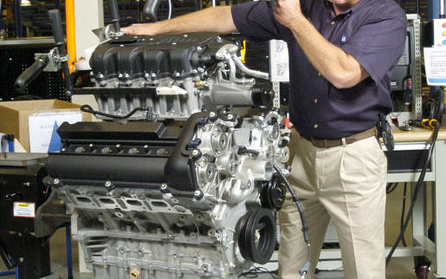 GM、パフォーマンスビルドセンター新設　手作りの高性能エンジン