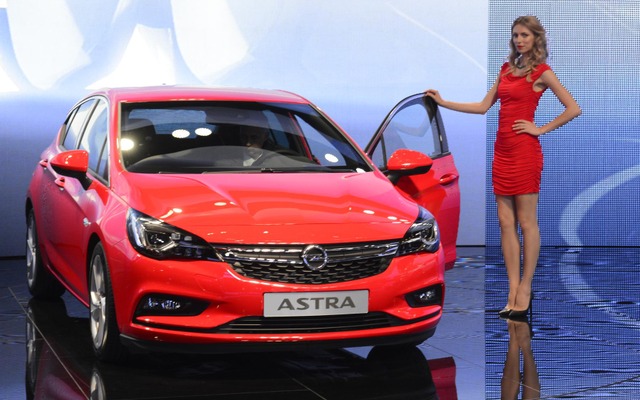 オペル アストラ 新型（フランクフルトモーターショー15）