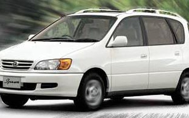 装備充実でライバルに対抗、『イプサム』の特別仕様車登場