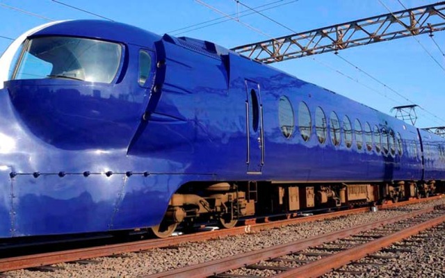 南海電鉄と泉北高速鉄道は南海「ラピート」を使用した臨時直通列車を運転する。