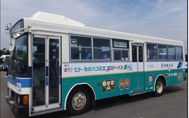 客貨混載する宮崎交通の路線バス