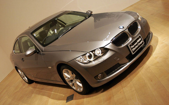 【BMW 3シリーズクーペ 新型発表】レクサスとは伝統が違う